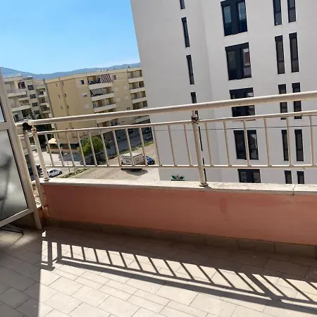 Orikum Apartment * 奥里库姆
