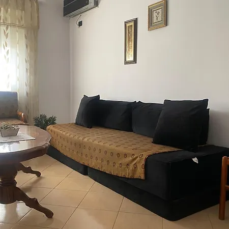 公寓 Orikum Apartment *
